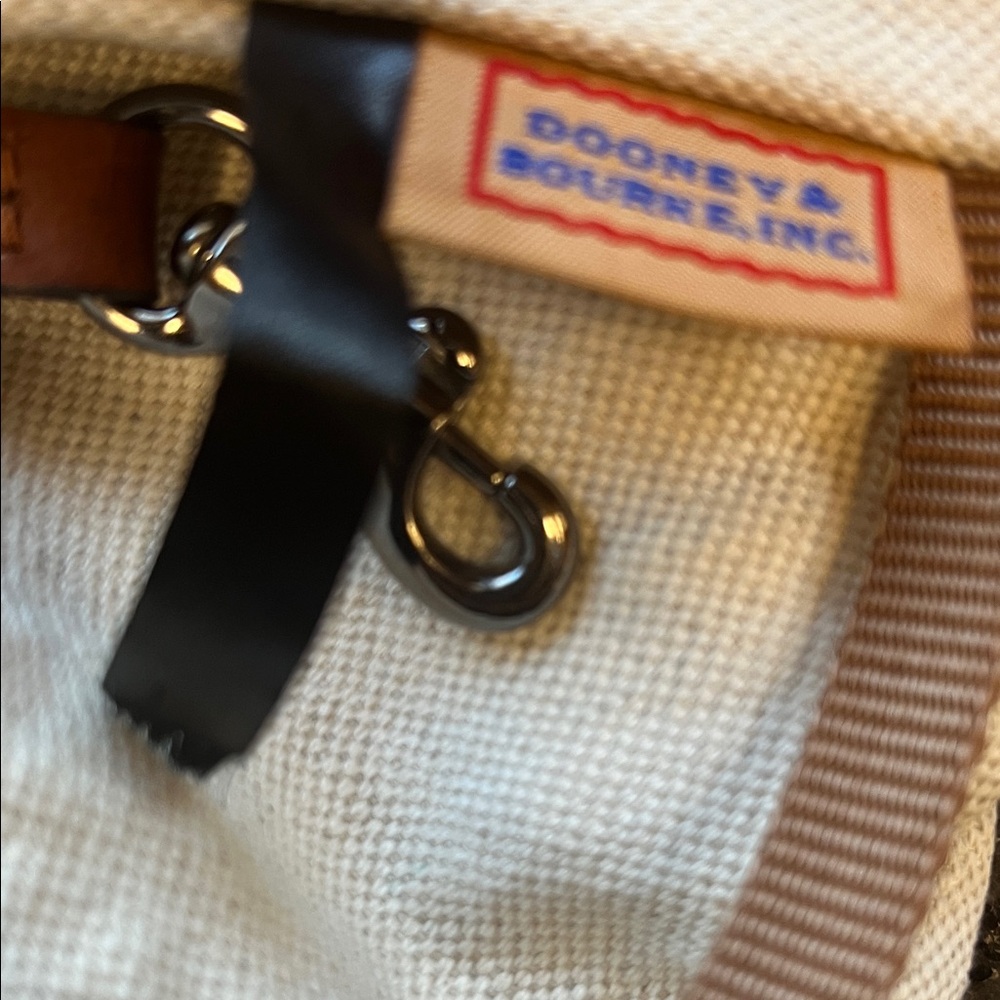 Dooney & Bourke Elegant Brown and Tan woman’s - Picture 13 of 16